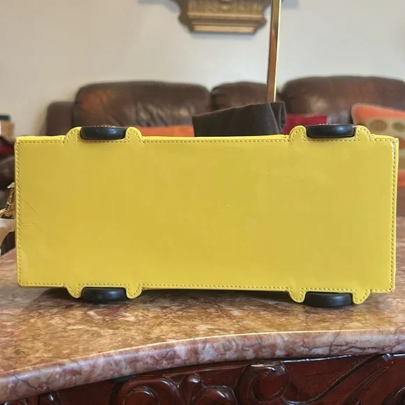 Kate Spade Taxi Cab Handbag w/dust cover - Picture 7 of 16